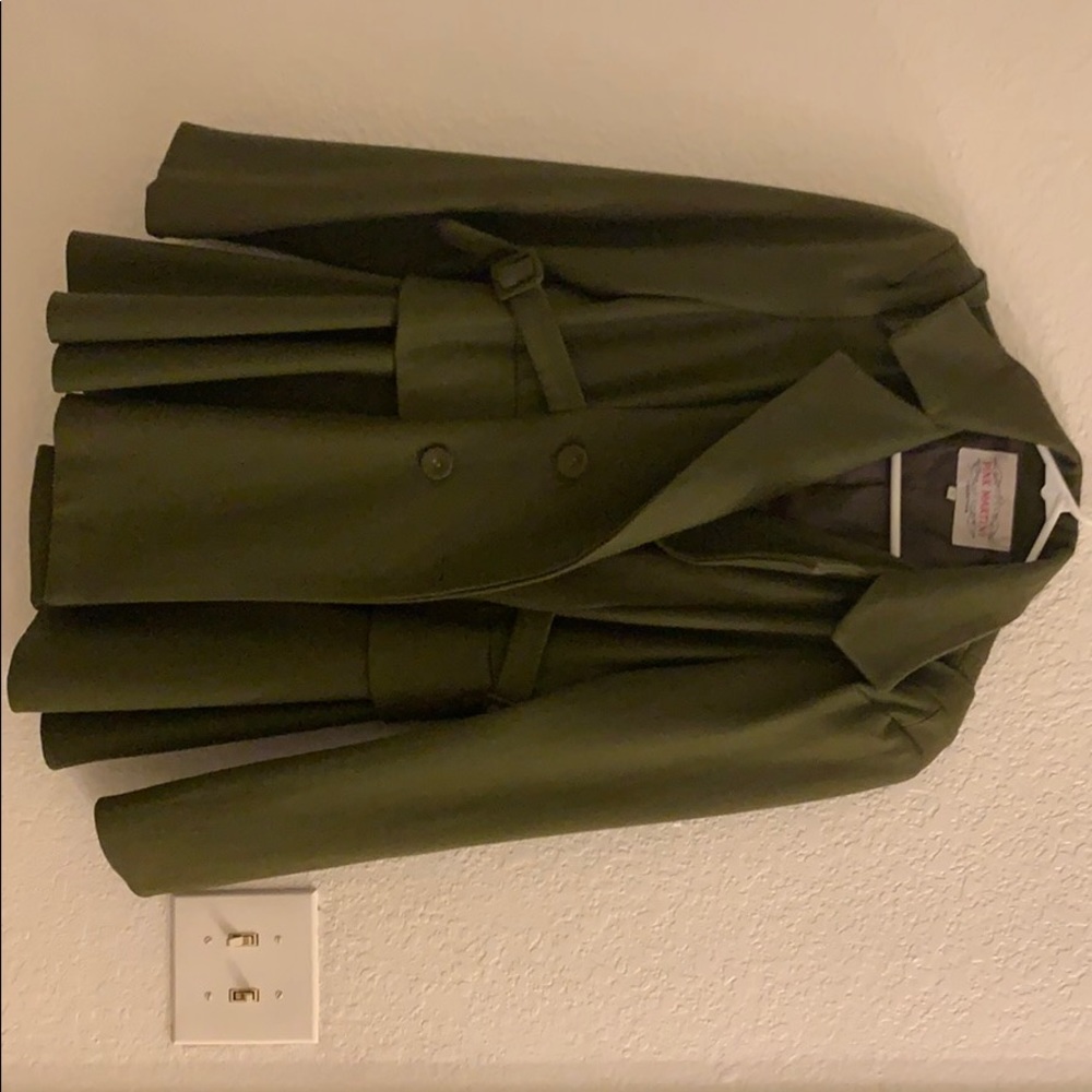Elegant Woman’s Olive green pleated pea coat